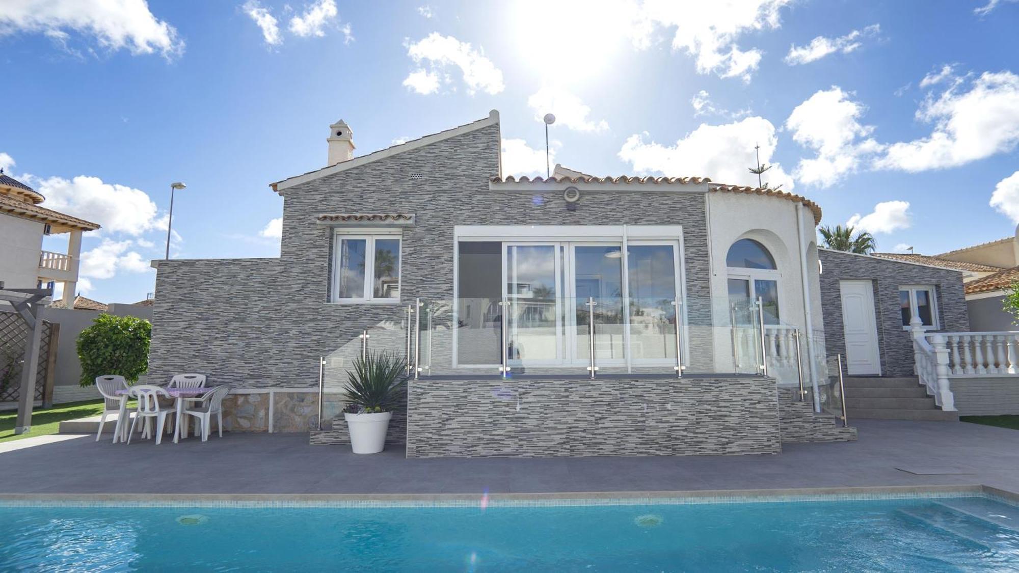 Modern Detached 4 Bed 3 Bath Villa With Private Pool Close To All Amenities Villamartín Exterior foto
